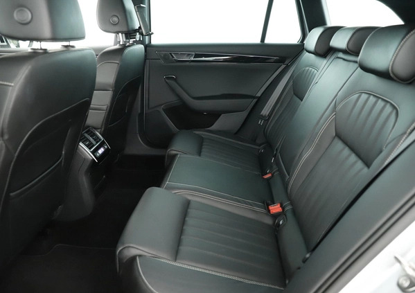 Skoda Superb cena 124945 przebieg: 113857, rok produkcji 2020 z Bierutów małe 596